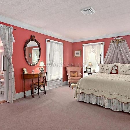 Princess Anne Book Lovers Inn Bagian luar foto